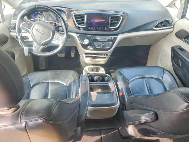 Photo 8 from auction – 2017 CHRYSLER PACIFICA with VIN 2C4RC1BG3HR506681