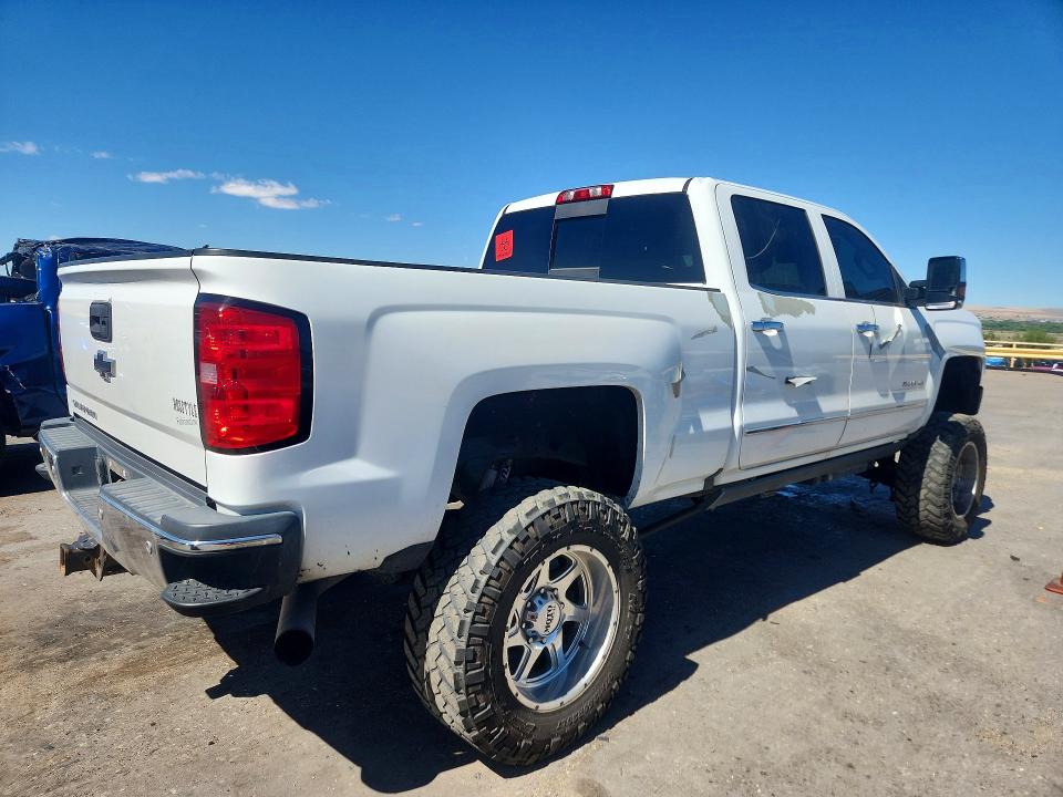 Photo 3 from auction – 2016 CHEVROLET SILVERADO with VIN 1GC1KWE89GF196852