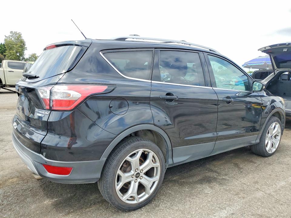 Photo 3 from auction – 2017 FORD ESCAPE with VIN 1FMCU9JDXHUF04000