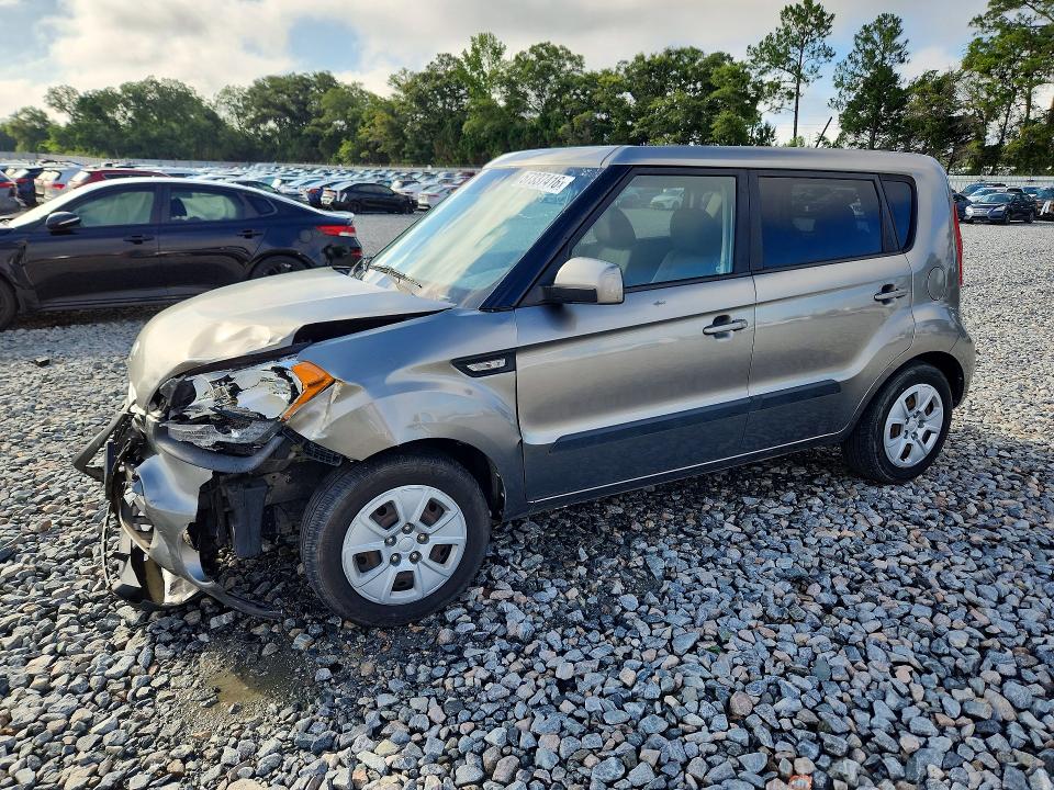 KIA SOUL 2013 with VIN KNDJT2A52D7494182 - Photo from auction