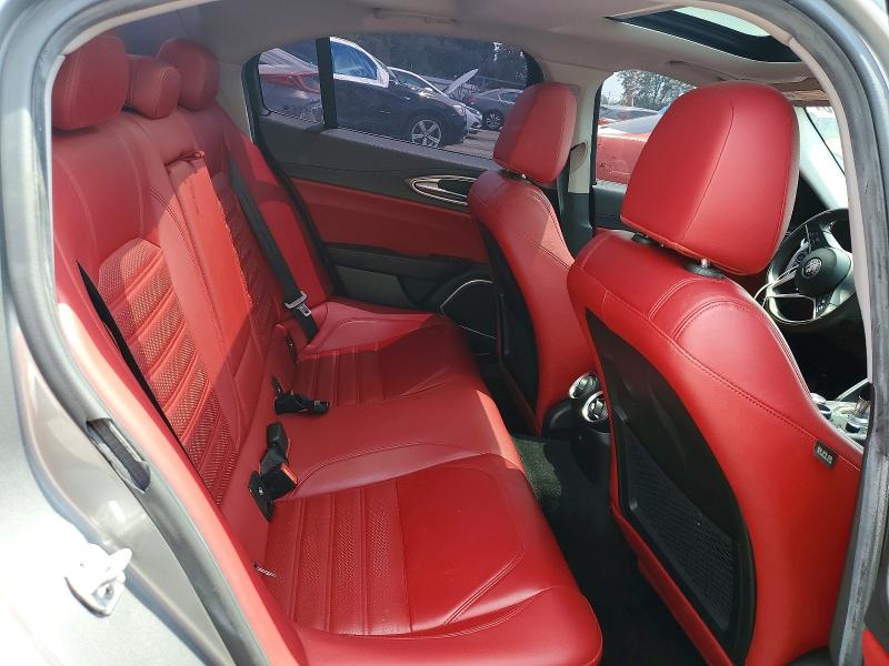 Photo 10 from auction – 2018 ALFA ROMEO GIULIA with VIN ZARFAECN2J7583021