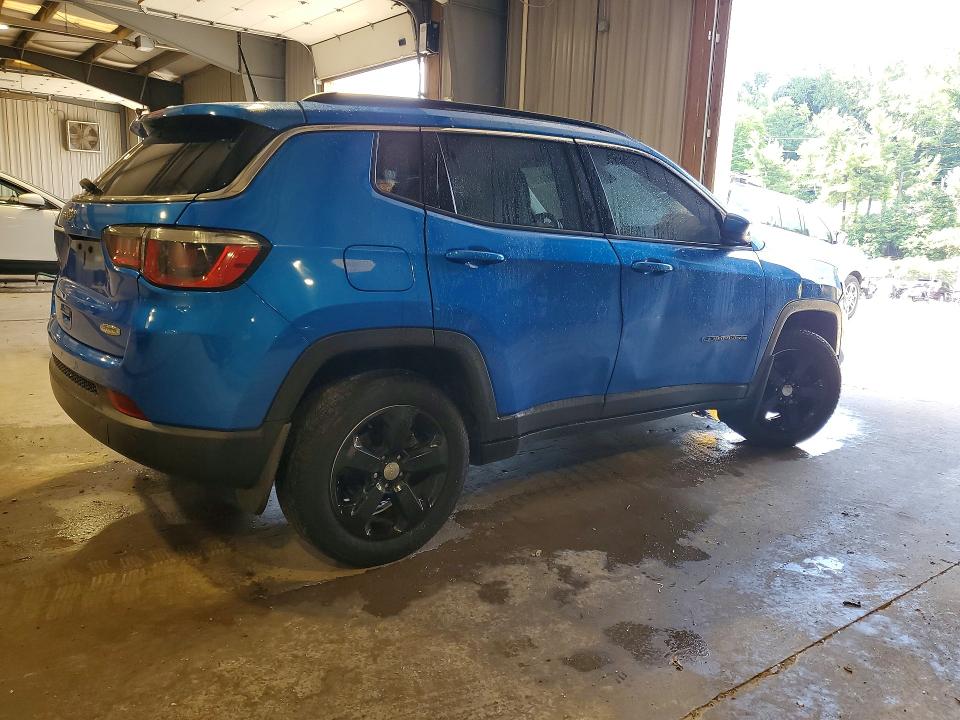 Photo 3 from auction – 2018 JEEP COMPASS with VIN 3C4NJDBB5JT359843