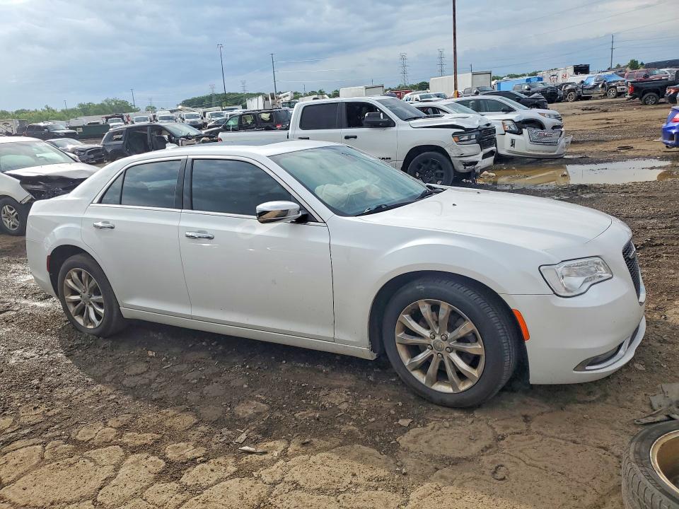 Фото 4 с аукциона – 2015 CHRYSLER 300C с VIN 2C3CCAKG9FH793263