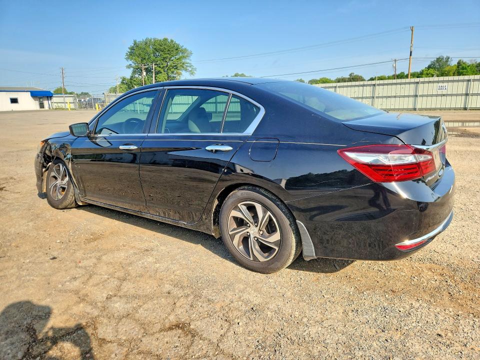 Photo 2 from auction – 2017 HONDA ACCORD with VIN 1HGCR2F35HA179563