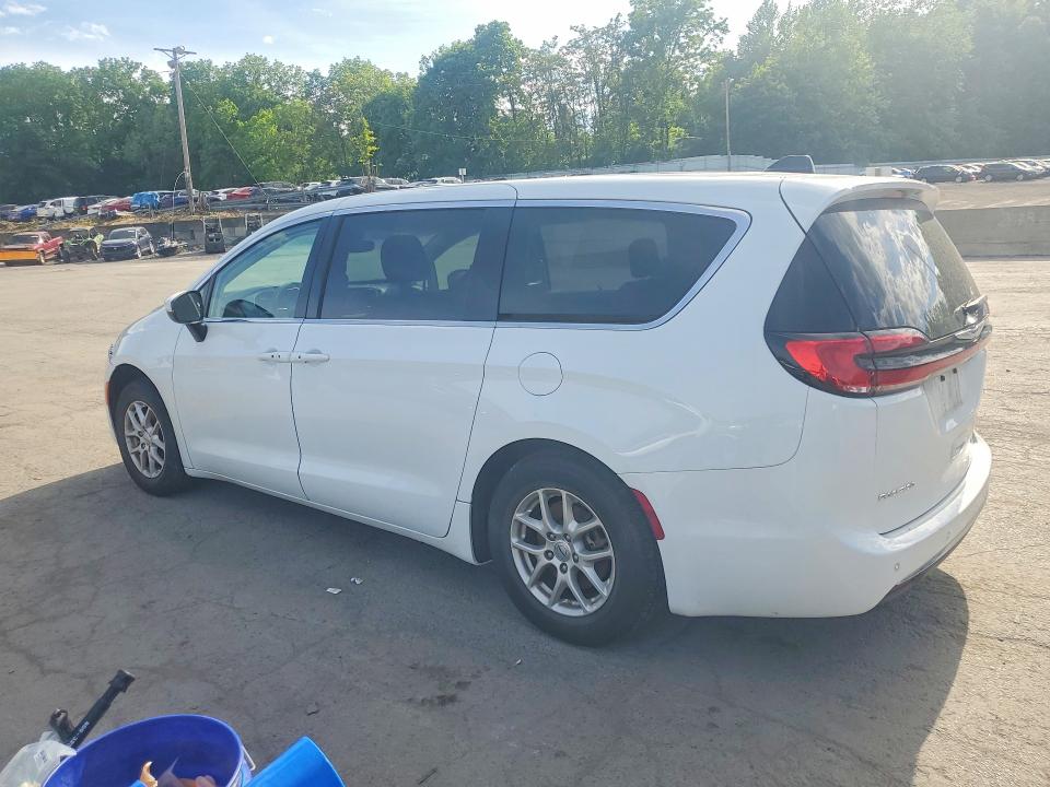 Photo 2 from auction – 2023 CHRYSLER PACIFICA with VIN 2C4RC1BG8PR620223