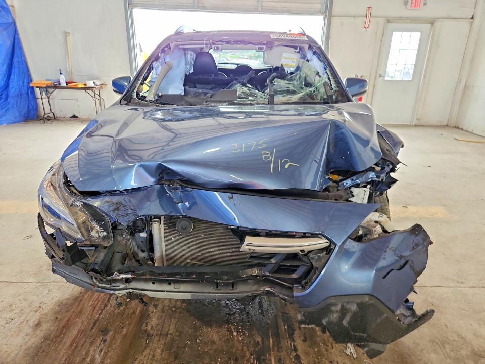 Photo 5 from auction – 2022 SUBARU CROSSTREK with VIN JF2GTHMC4NH223175