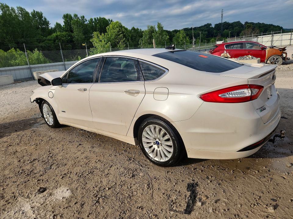 Photo 2 from auction – 2013 FORD FUSION with VIN 3FA6P0SU1DR351355