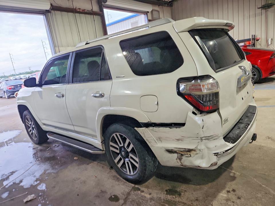 Photo 2 from auction – 2015 TOYOTA 4RUNNER with VIN JTEZU5JR3F5091455