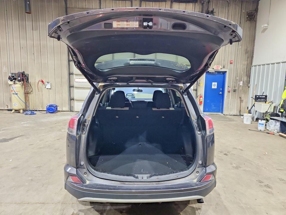 Photo 6 from auction – 2016 TOYOTA RAV4 with VIN 2T3RFREV2GW499923