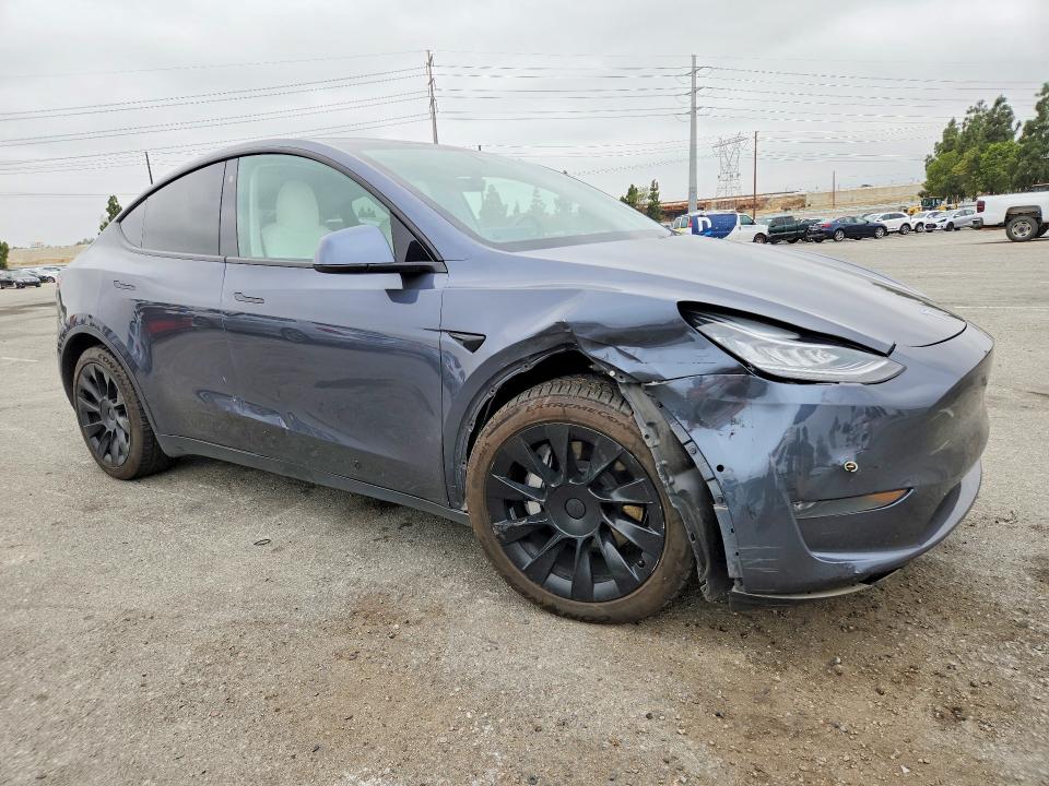 Photo 4 from auction – 2021 TESLA MODEL Y with VIN 5YJYGDEE6MF102436