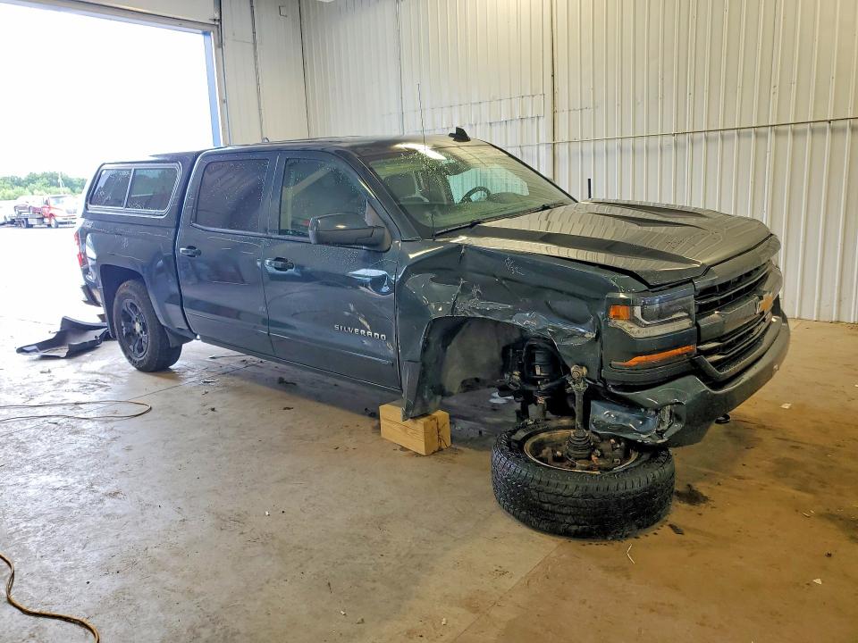 Photo 4 from auction – 2017 CHEVROLET SILVERADO with VIN 3GCUKREC5HG331375