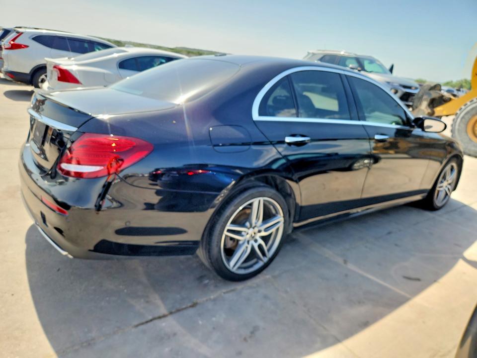 Photo 3 from auction – 2019 MERCEDES-BENZ E with VIN WDDZF4JB9KA563953