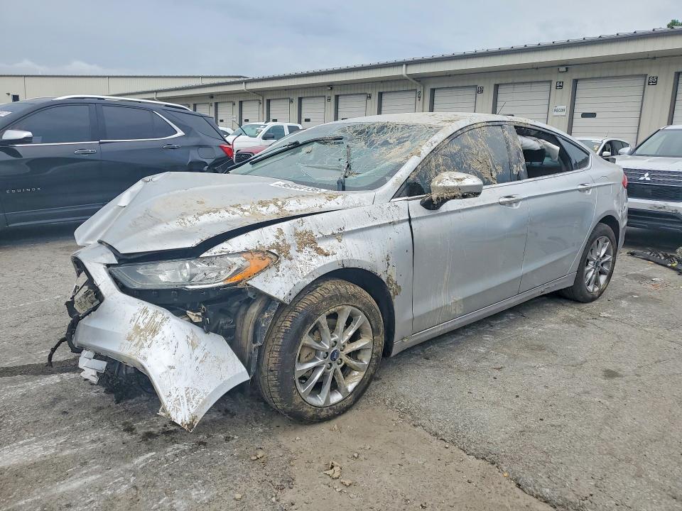 FORD FUSION 2017 with VIN 3FA6P0H79HR220083 - Photo from auction