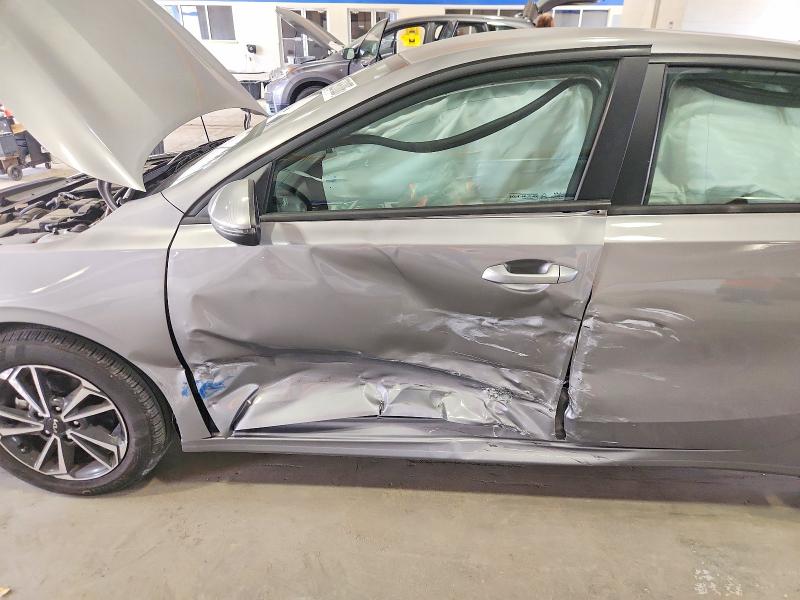 Photo 7 from auction – 2023 KIA FORTE with VIN 3KPF24AD3PE556799