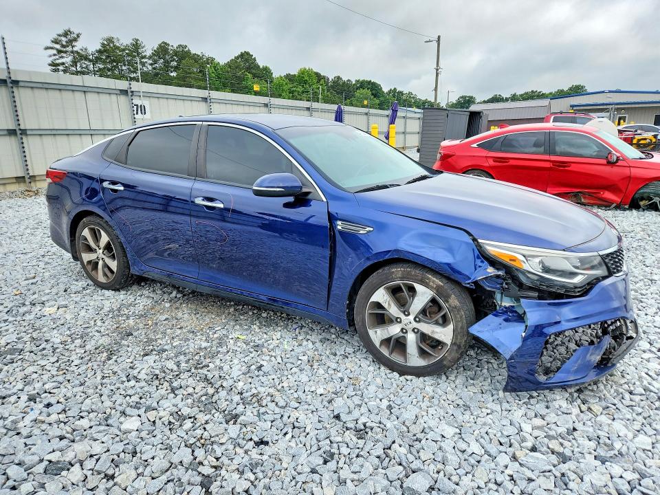 Photo 4 from auction – 2019 KIA OPTIMA with VIN 5XXGT4L39KG316890