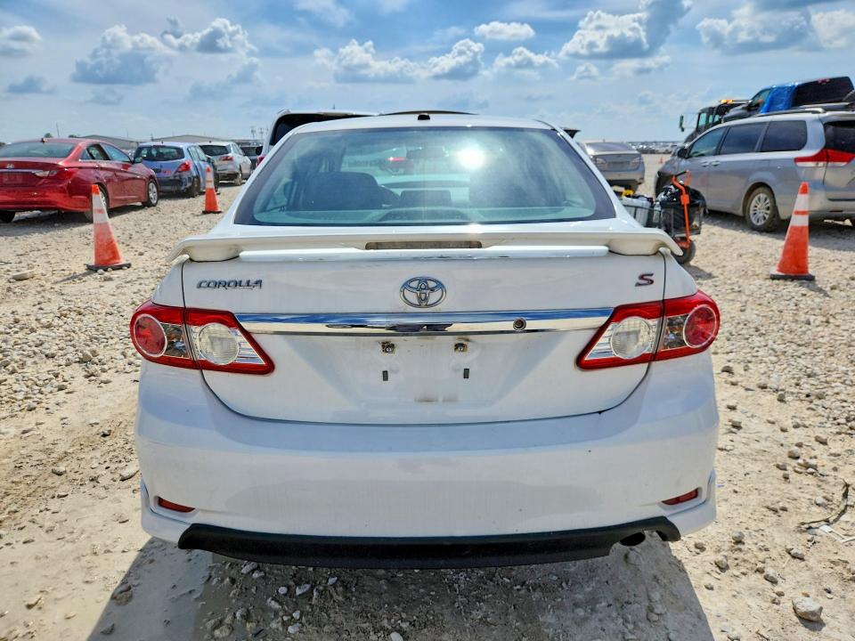 Photo 6 from auction – 2013 TOYOTA COROLLA with VIN 5YFBU4EE9DP185380