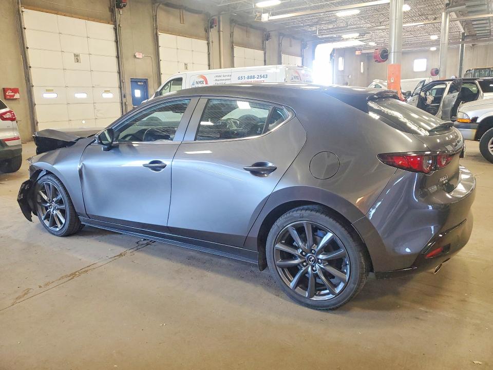 Photo 2 from auction – 2019 MAZDA 3 with VIN JM1BPBJM7K1136124