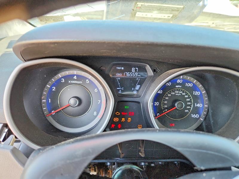 Снимка 9 от търг – 2012 HYUNDAI ELANTRA с VIN KMHDH4AE8CU181398