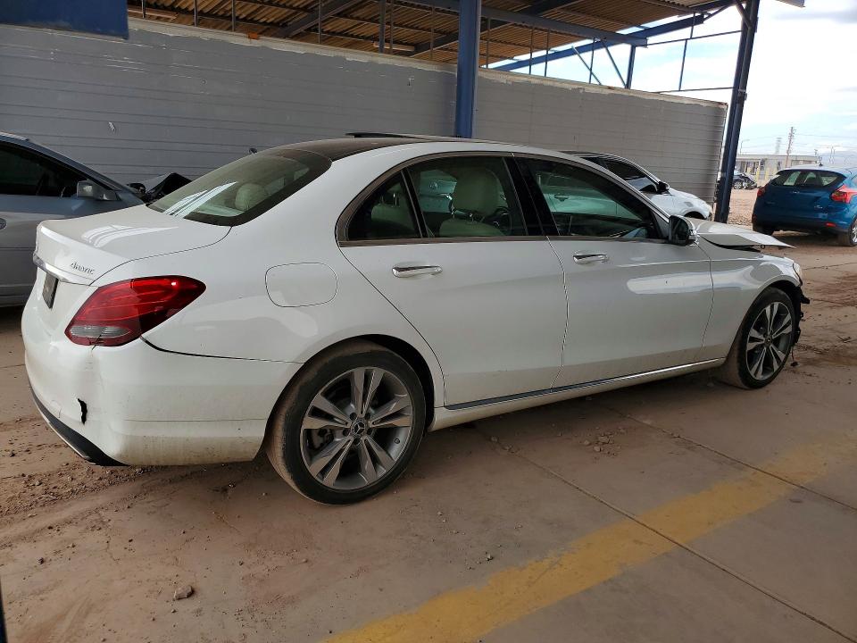 Photo 3 from auction – 2017 MERCEDES-BENZ C with VIN 55SWF4KB7HU231908