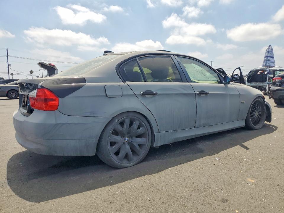 Photo 3 from auction – 2006 BMW 325 with VIN WBAVB175X6NK40138