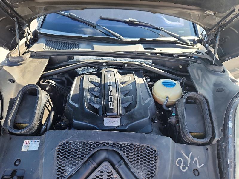Photo 12 from auction – 2016 PORSCHE MACAN with VIN WP1AB2A5XGLB47521