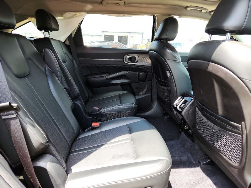 Photo 11 from auction – 2021 KIA SORENTO with VIN 5XYRK4LF4MG058248