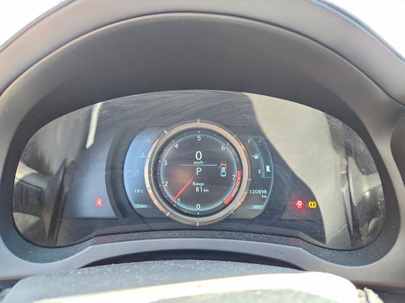 Photo 9 from auction – 2019 LEXUS IS with VIN JTHC81D29K5039780
