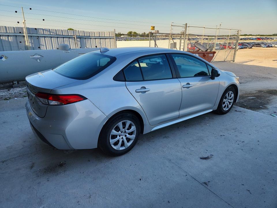Photo 3 from auction – 2022 TOYOTA COROLLA with VIN 5YFEPMAE3NP392018