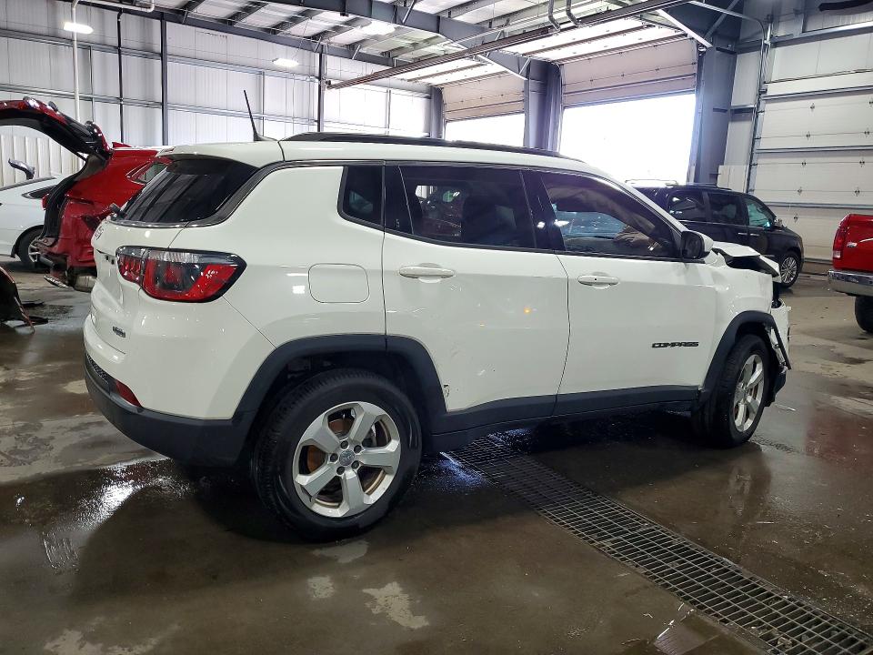 Photo 3 from auction – 2017 JEEP COMPASS with VIN 3C4NJDBB9HT646774
