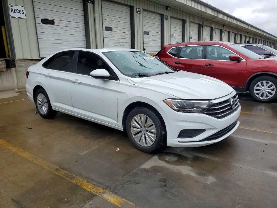 Photo 4 from auction – 2019 VOLKSWAGEN JETTA with VIN 3VWC57BU3KM273616