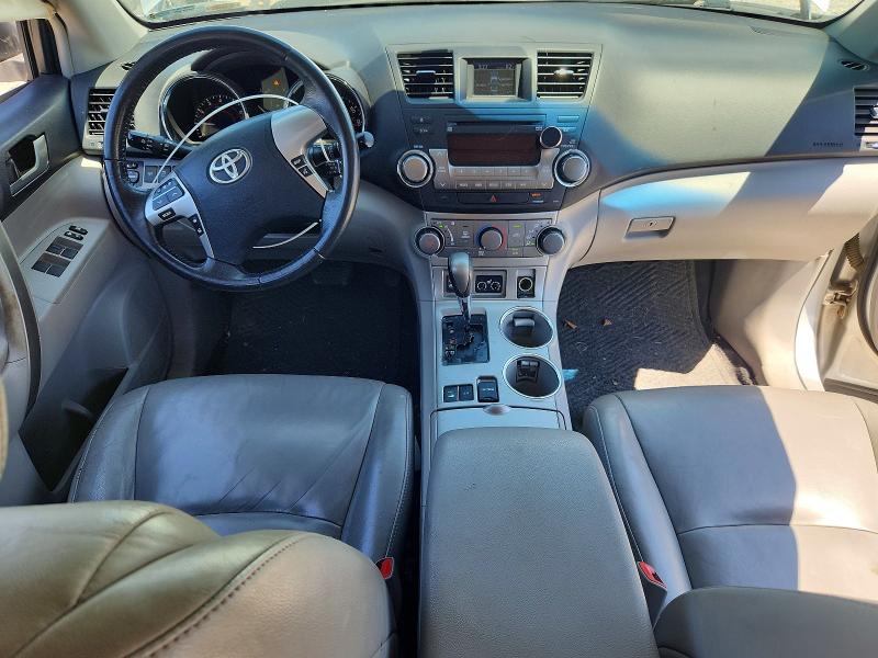 Photo 8 from auction – 2012 TOYOTA HIGHLANDER with VIN 5TDBK3EH8CS148014