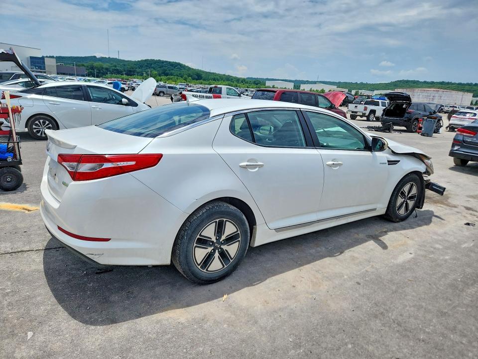 Фото 3 с аукциона – 2013 KIA OPTIMA с VIN KNAGM4AD9D5044841