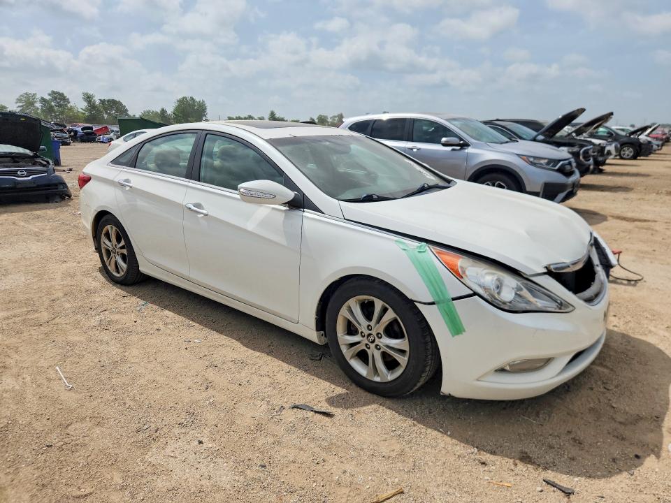 Photo 4 from auction – 2011 HYUNDAI SONATA with VIN 5NPEC4AC7BH040157