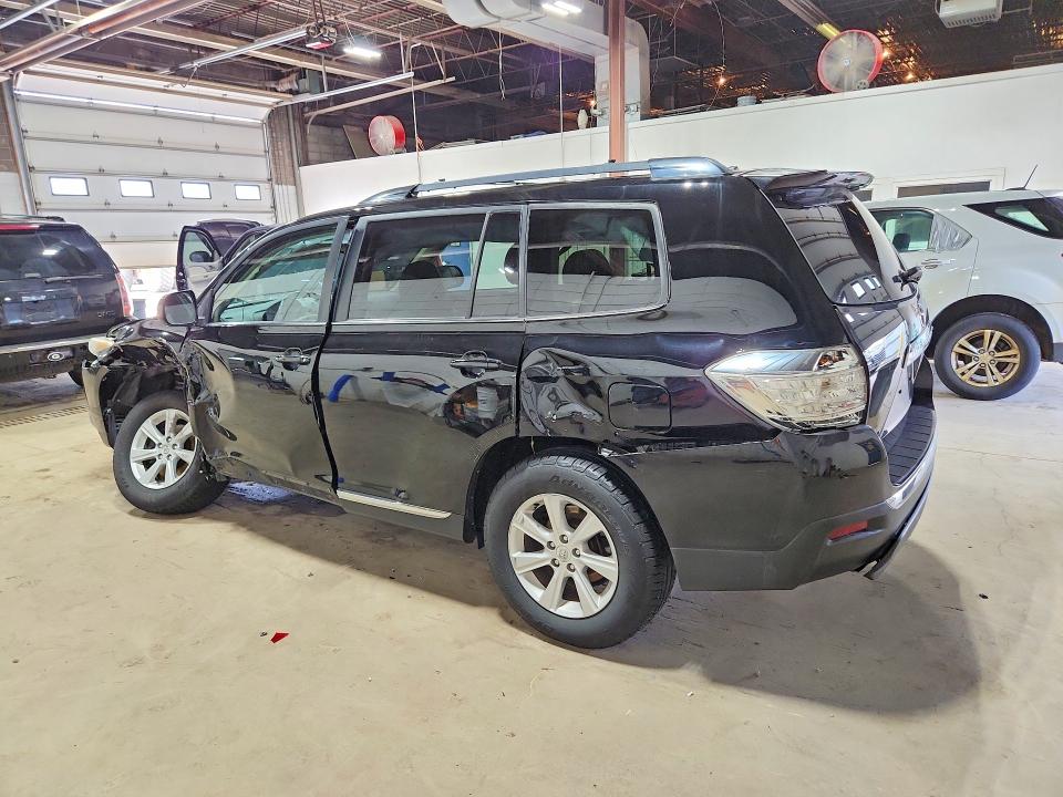 Photo 2 from auction – 2012 TOYOTA HIGHLANDER with VIN 5TDBK3EH3CS114787