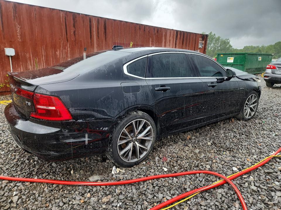 Photo 3 from auction – 2018 VOLVO S90 with VIN LVY982AK2JP025107