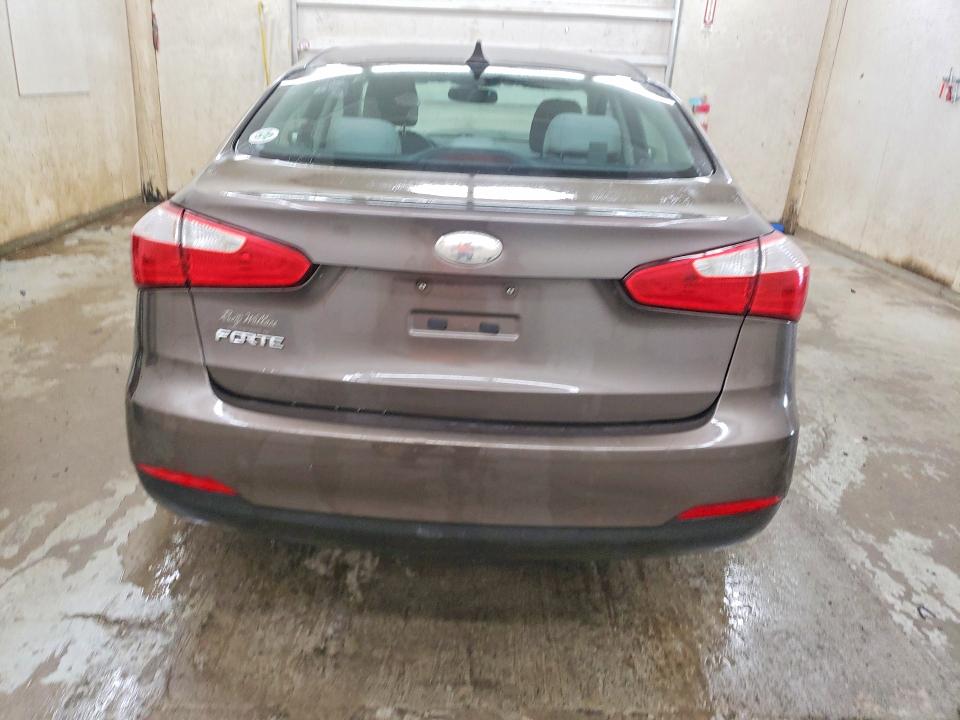Photo 6 from auction – 2014 KIA FORTE with VIN KNAFX4A62E5195560