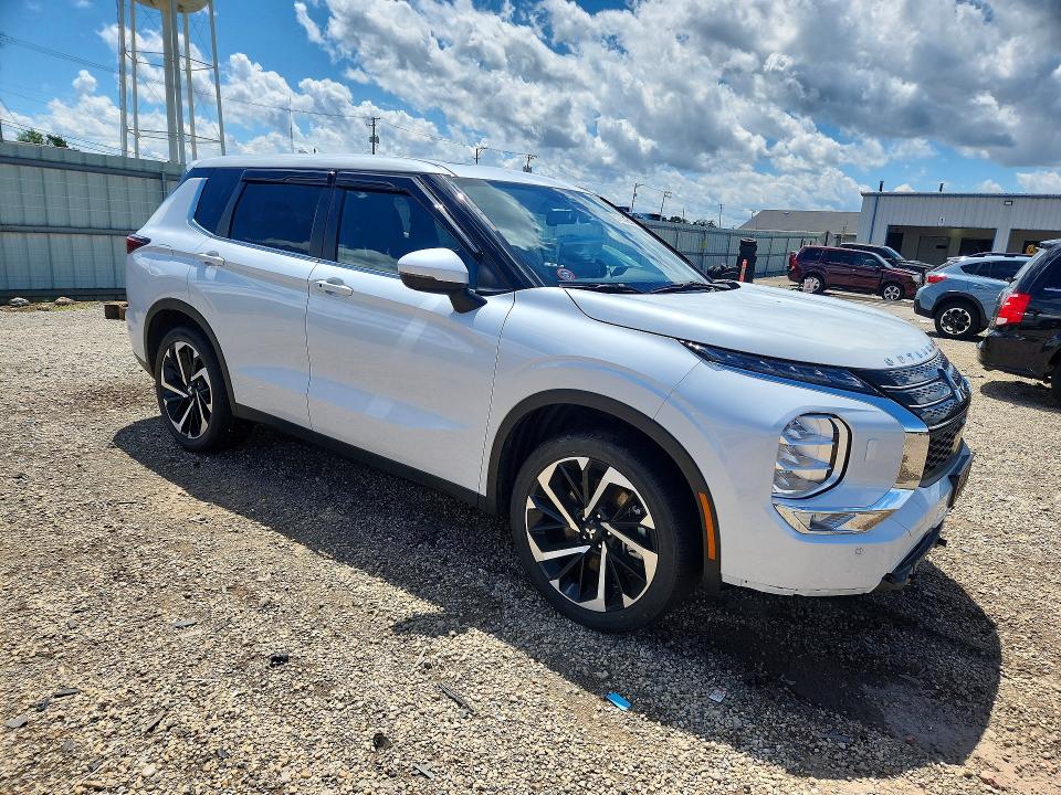 Photo 4 from auction – 2023 MITSUBISHI OUTLANDER with VIN JA4J4UA84PZ058911