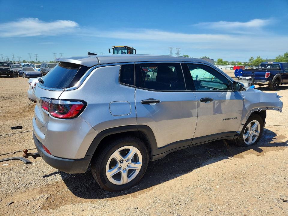 Foto 3 de la subasta – 2024 JEEP COMPASS con VIN 3C4NJDAN6RT591259