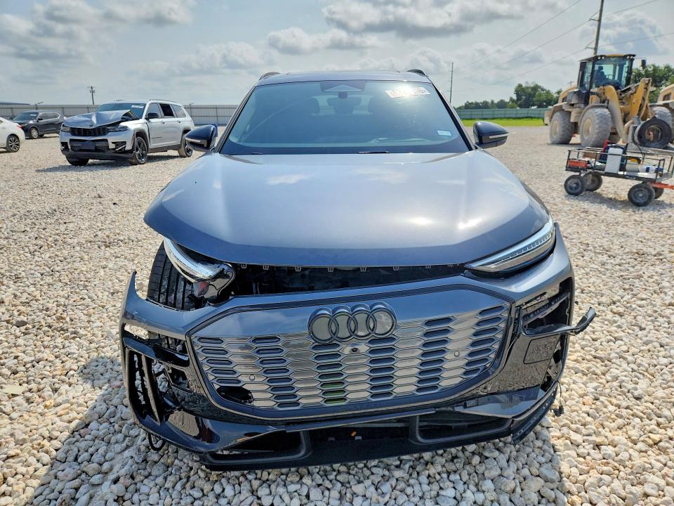 Photo 5 from auction – 2025 AUDI SQ6 E-TRON with VIN WA135BGF6SA061283