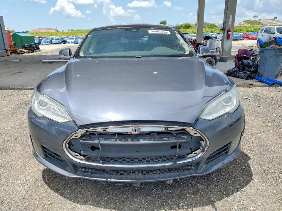 Photo 5 from auction – 2016 TESLA MODEL S with VIN 5YJSA1E11GF130197