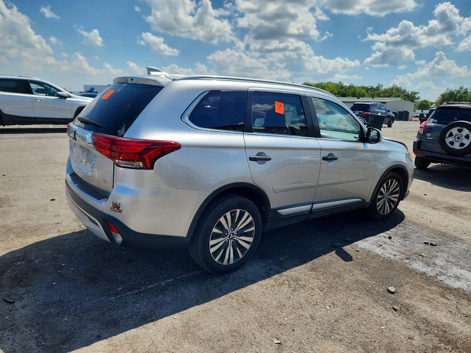 Photo 3 from auction – 2020 MITSUBISHI OUTLANDER with VIN JA4AZ3A32LZ018305