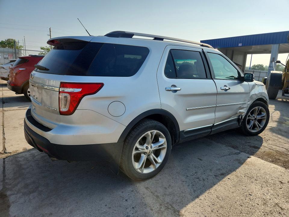 Photo 3 from auction – 2014 FORD EXPLORER with VIN 1FM5K7F89EGA07464