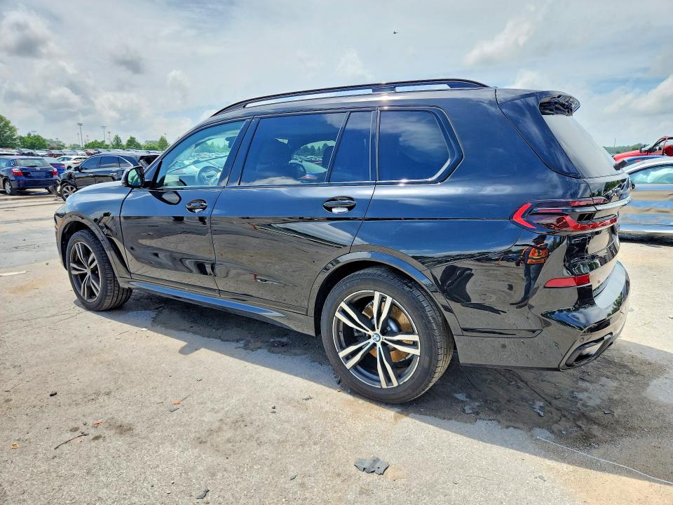 Photo 2 from auction – 2025 BMW X7 with VIN 5UX23EM05S9W78392