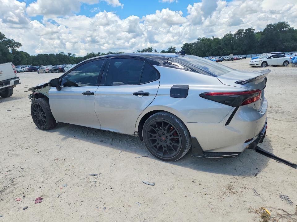 Photo 2 from auction – 2022 TOYOTA CAMRY with VIN 4T1K31AK4NU043323
