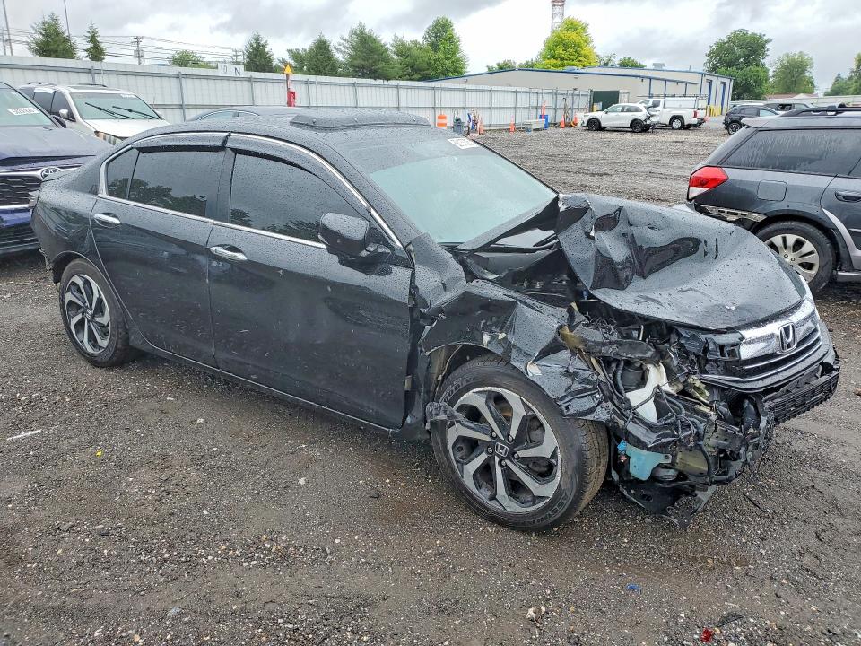 Photo 4 from auction – 2016 HONDA ACCORD with VIN 1HGCR2F80GA076996