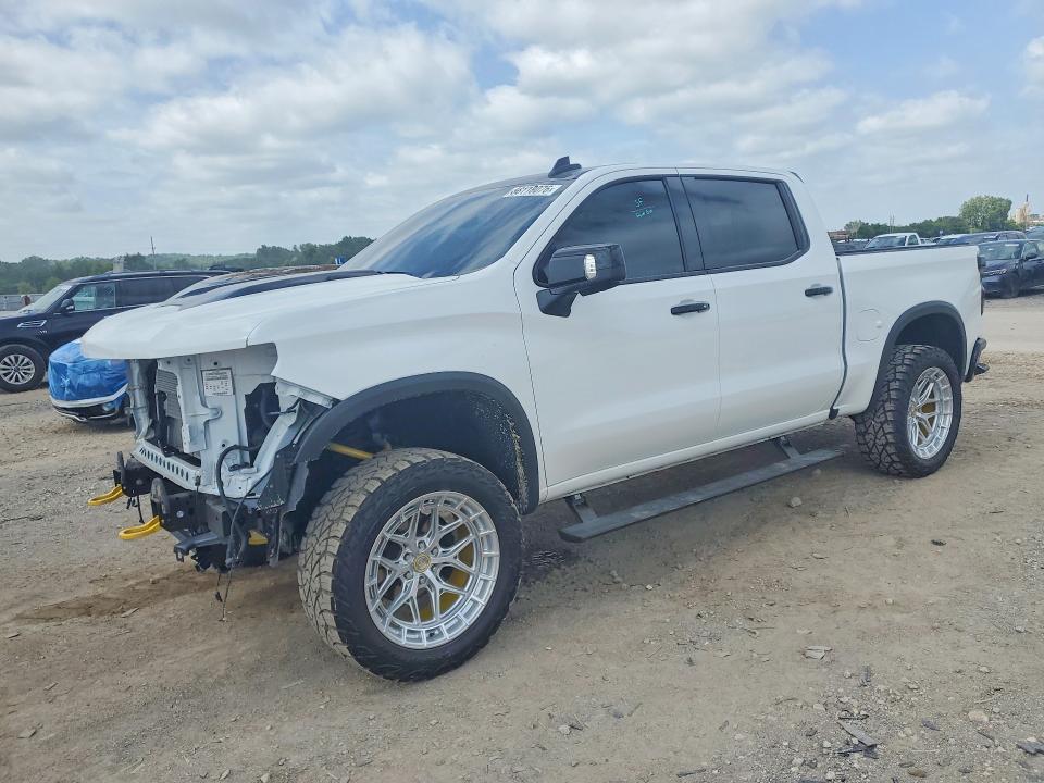 CHEVROLET SILVERADO 2025 with VIN 3GCUKHEL8SG284585 - Photo from auction