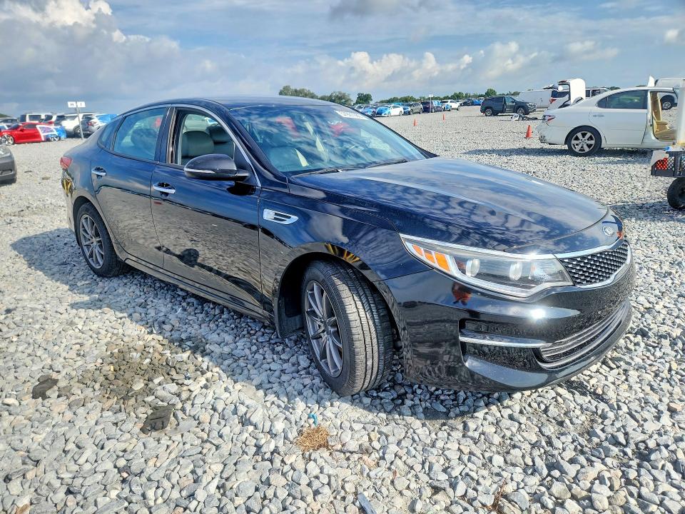 Photo 4 from auction – 2016 KIA OPTIMA with VIN 5XXGU4L34GG059318