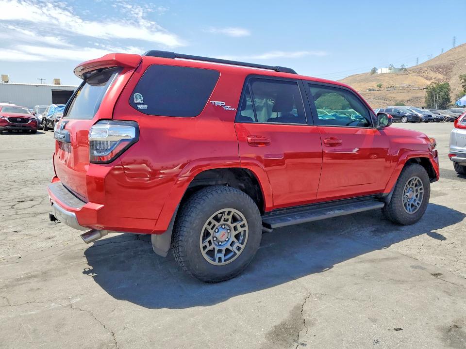 Photo 3 from auction – 2019 TOYOTA 4RUNNER with VIN JTEBU5JR9K5648915