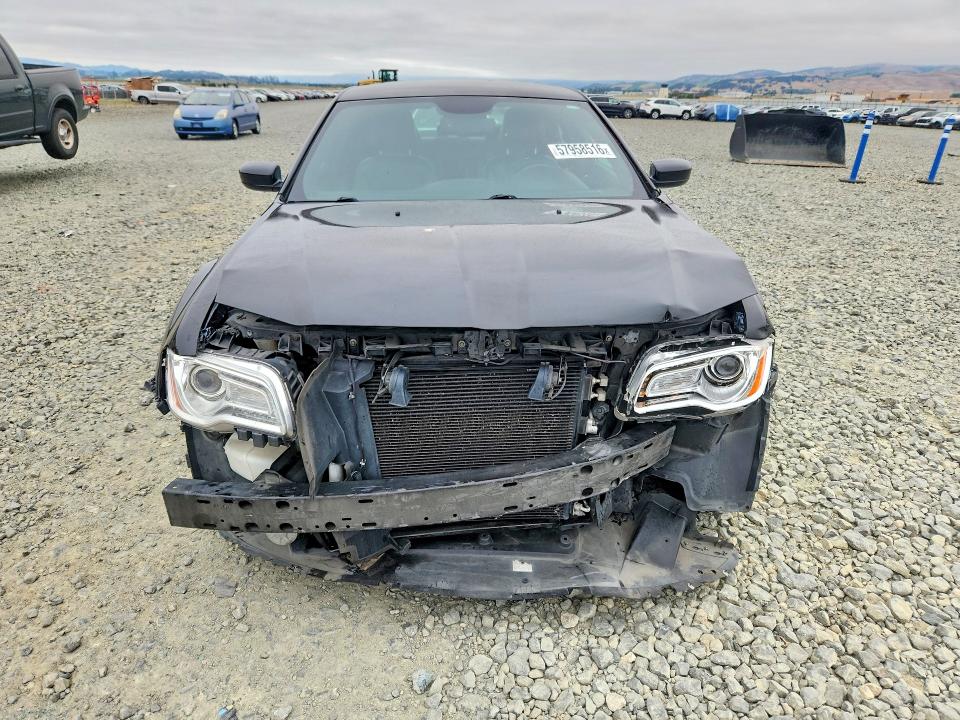 Photo 5 from auction – 2014 CHRYSLER 300 with VIN 2C3CCAAG4EH273147