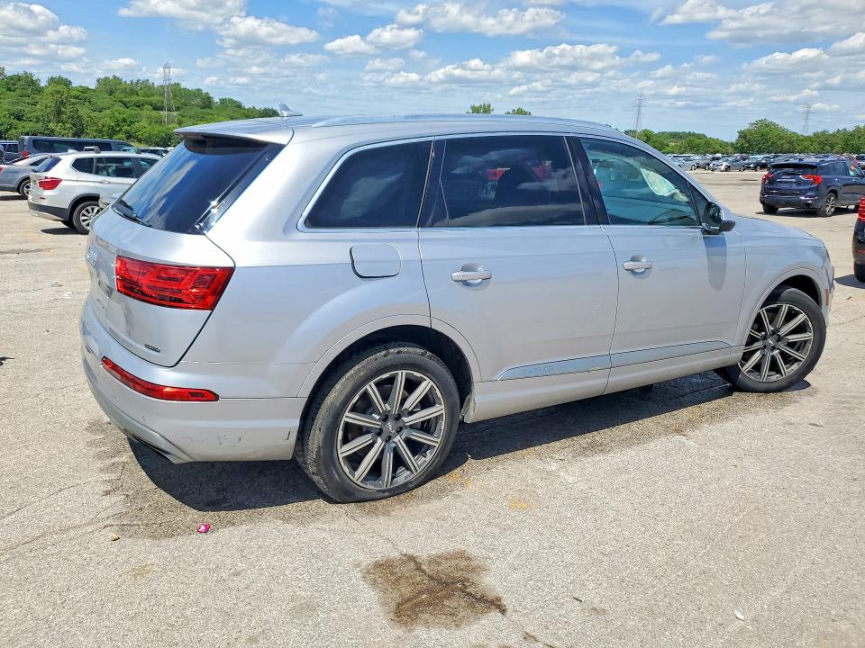 Фото 3 с аукциона – 2019 AUDI Q7 с VIN WA1LAAF74KD040155